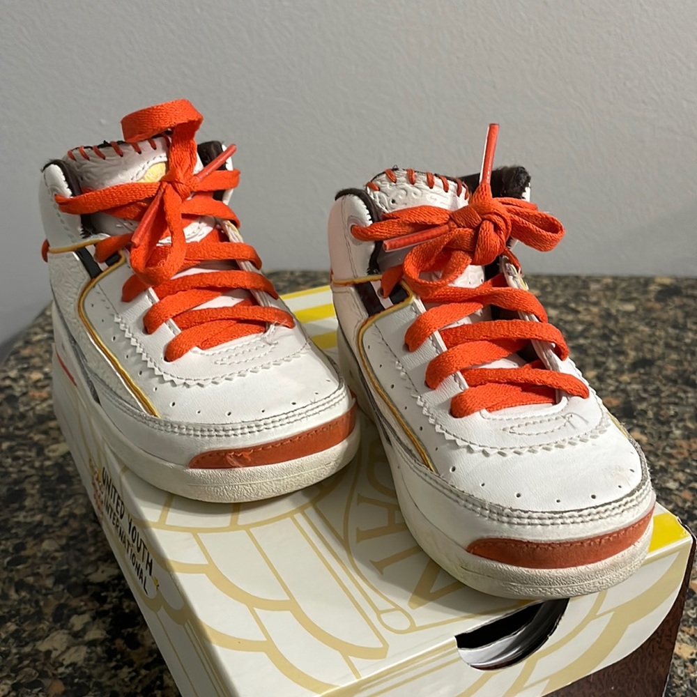 Jordan 2 retro sp Maison Chateau Rouge
